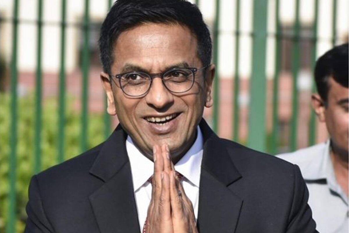 supreme-court-justice-d-y-chandrachud-heading-bench-hearing-covid-management-case-tests