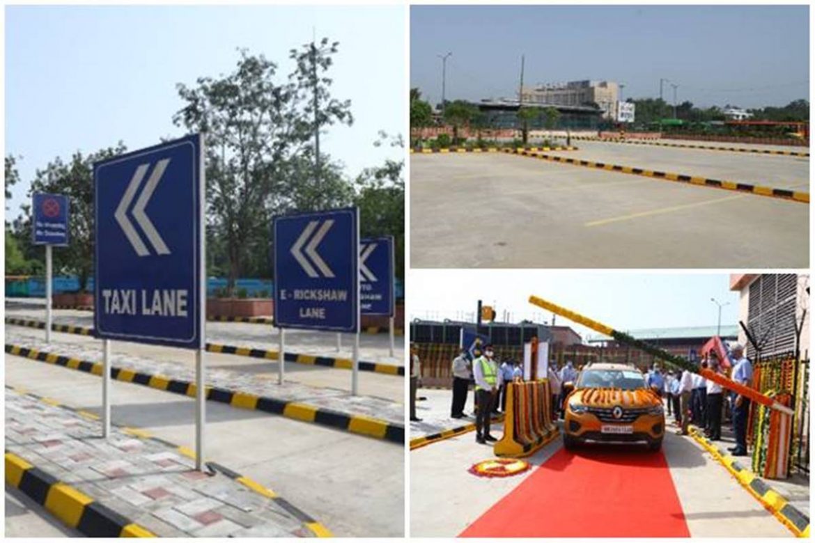 Delhi Metro launches India’s 1st FASTag/UPI based cashless parking & MMI facility at Kashmere Gate station