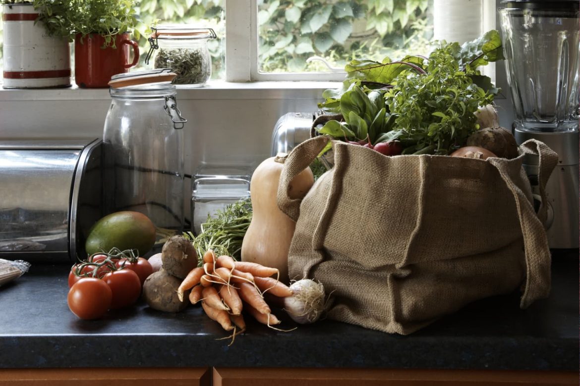 7 Things You Should Never Do When Unpacking Your Groceries