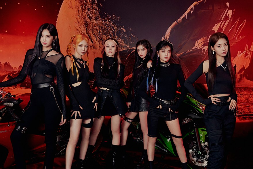EVERGLOW Discusses New Single “Pirate” and Return of the Girl