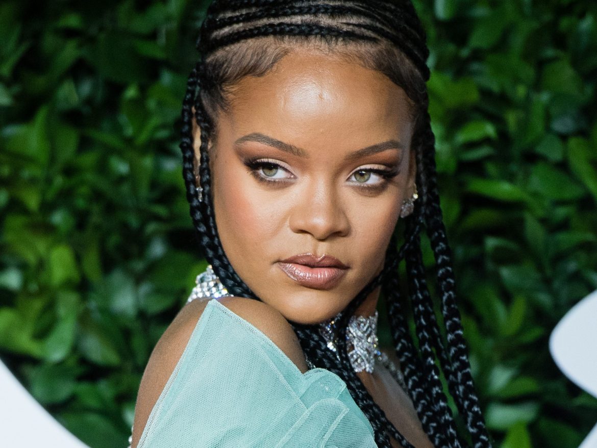 Rihanna Named National Heroine of Barbados